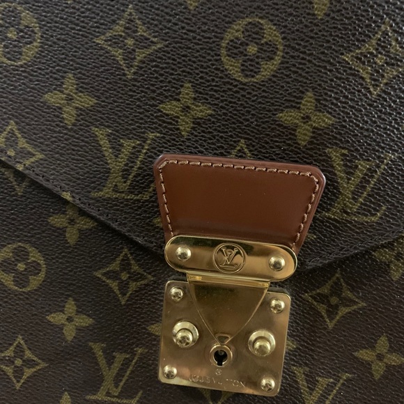 Louis Vuitton briefcase ambassador - Picture 3 of 13